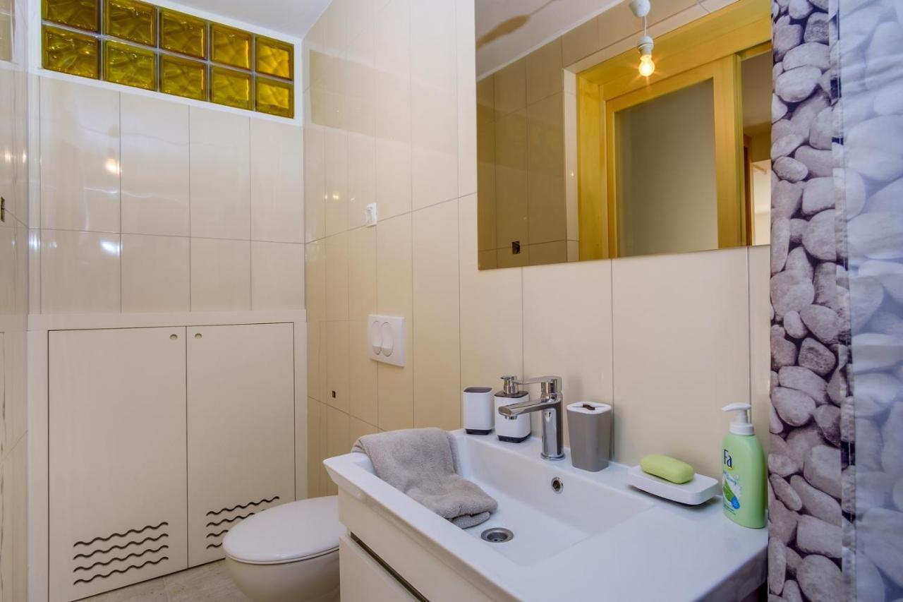 Elegant Apartment Iris Mali Lošinj Eksteriør bilde