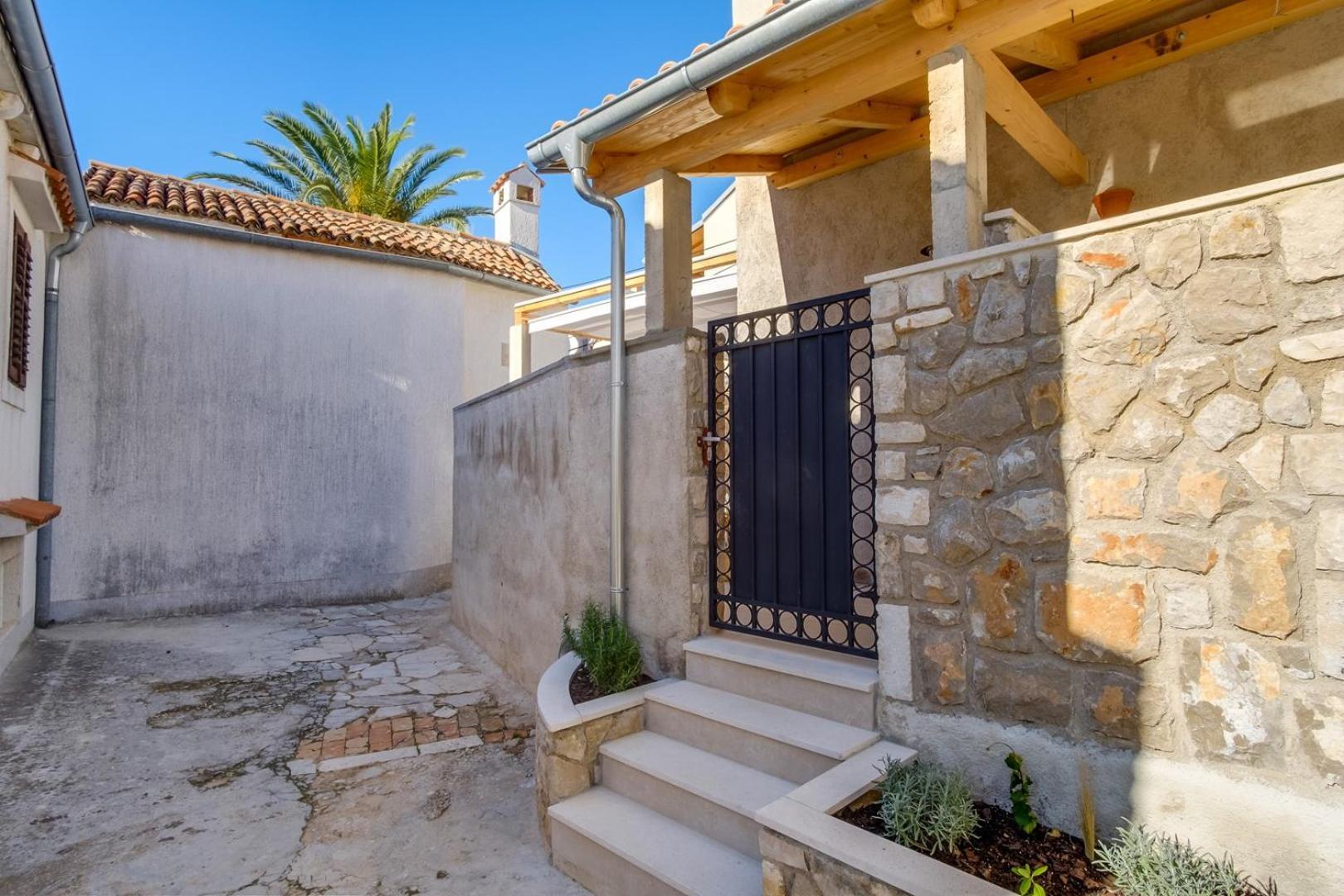 Elegant Apartment Iris Mali Lošinj Eksteriør bilde