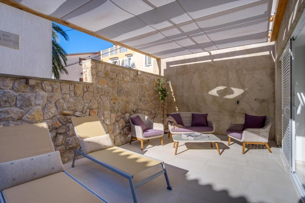 Elegant Apartment Iris Mali Lošinj Eksteriør bilde
