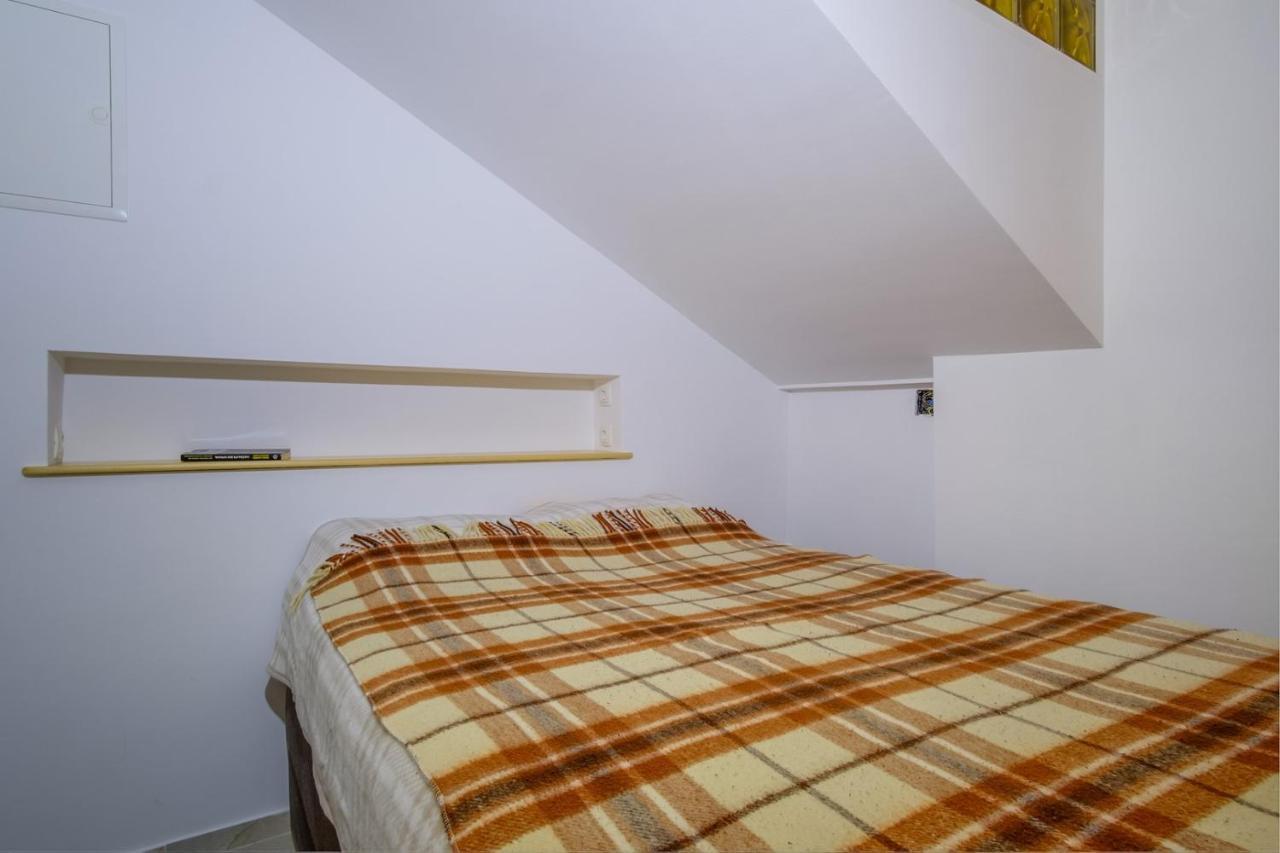 Elegant Apartment Iris Mali Lošinj Eksteriør bilde