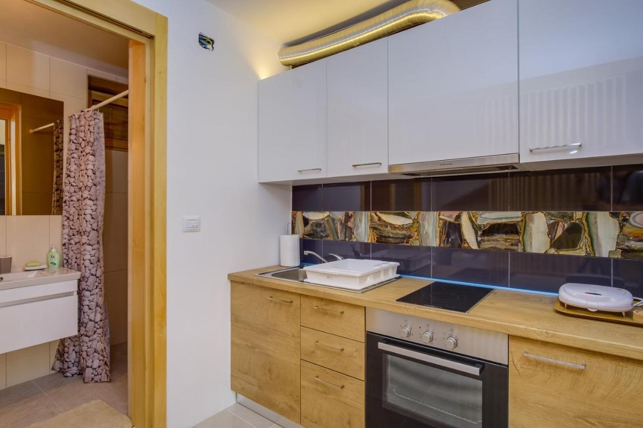 Elegant Apartment Iris Mali Lošinj Eksteriør bilde